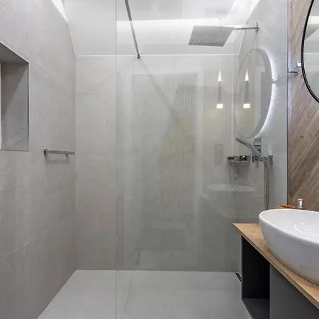 Mountain Spring- Premium 4-8 Os Z Jacuzzi, Sauna I Basenem W Cenie - Widok Na Gory