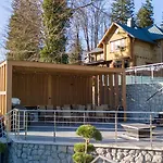 Апартаменты Mountain Spring- Premium 4-8 Os Z Jacuzzi, Sauna I Basenem W Cenie - Widok Na Gory