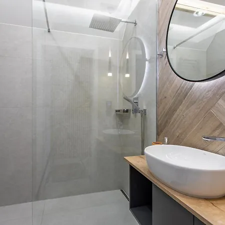 Apartment Mountain Spring- Premium 4-8 Os Z Jacuzzi, Sauna I Basenem W Cenie - Widok Na Gory *